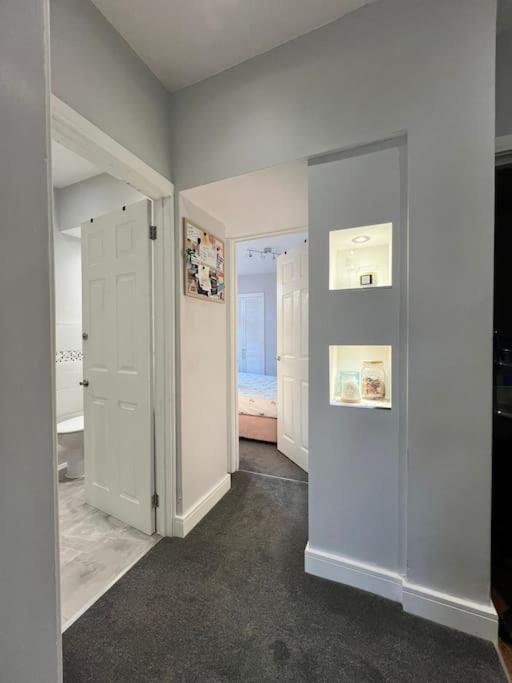 Bright, First Floor, One Bedroom Flat In Wimborne Уимборн Минстър Екстериор снимка