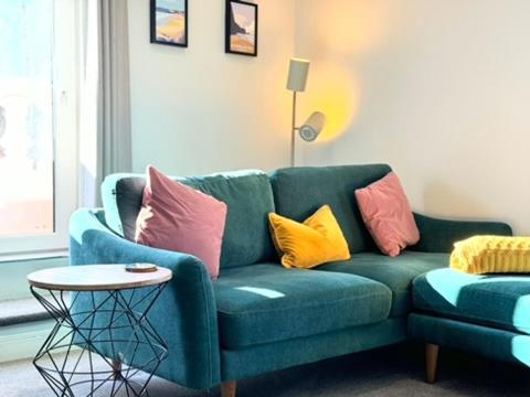 Bright, First Floor, One Bedroom Flat In Wimborne Уимборн Минстър Екстериор снимка